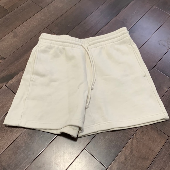 Aritzia Pants - Aritzia TNA Cozy Fleece Whisper White Boyfriend Sweatshorts 5” Small EUC